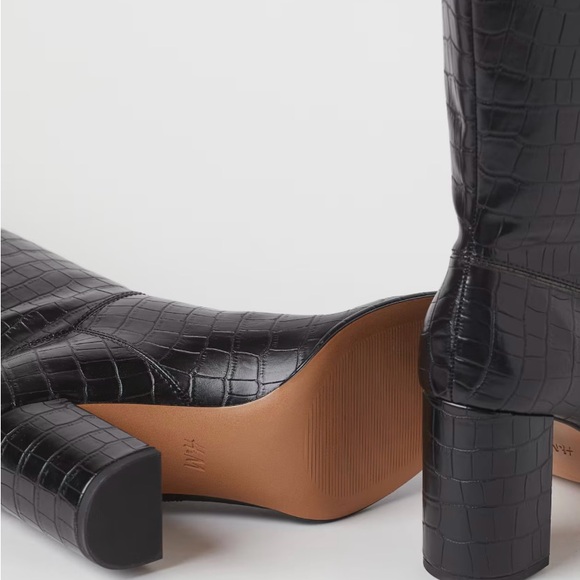 NWOT H&M crocodile-patterned Boots - Picture 4 of 4